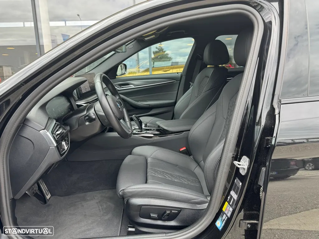 BMW 530 e Pack Desportivo M - 18