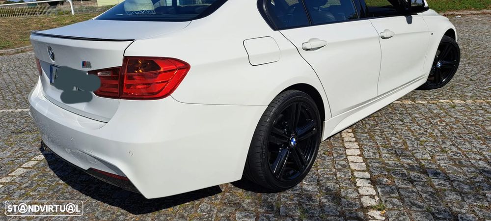 BMW 320 d Sport Line - 14