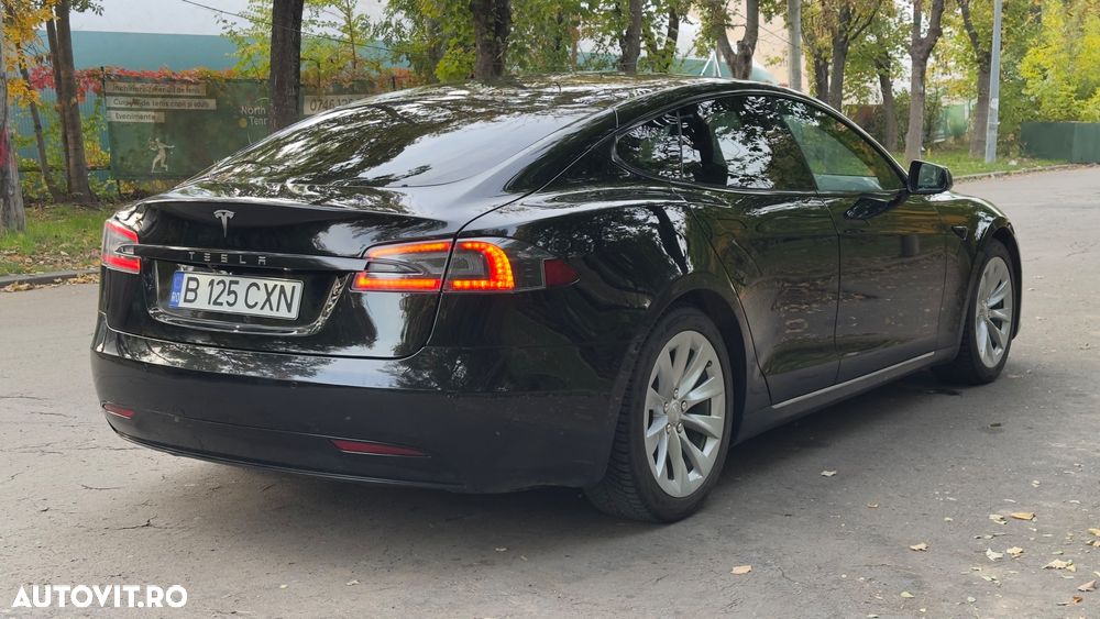 Tesla Model S - 5