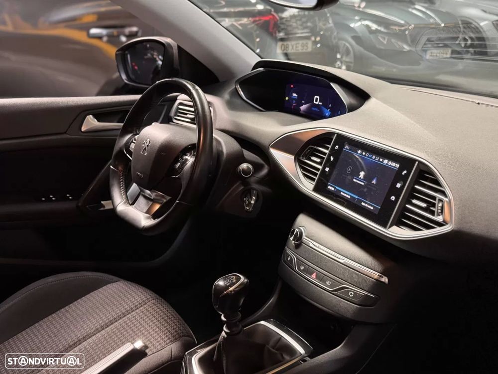 Peugeot 308 SW 1.5 BlueHDi Style - 26