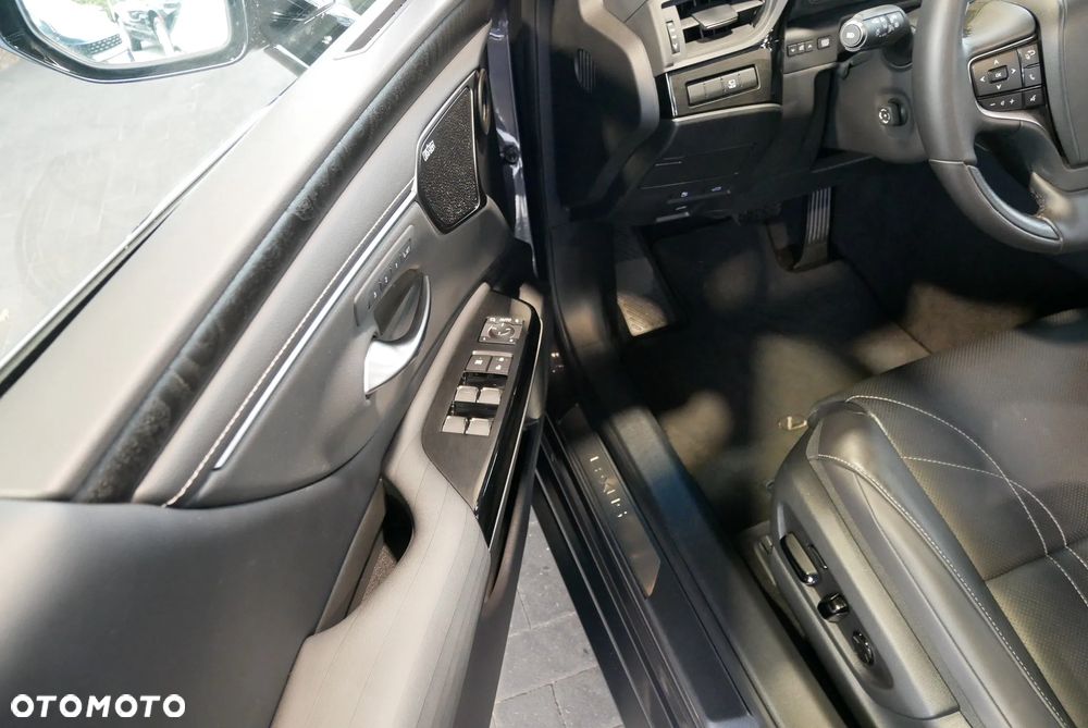 Lexus ES 300h Prestige - 22