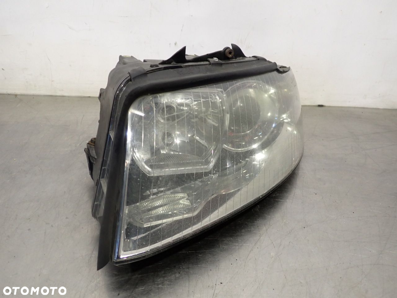 LAMPA LEWA PRZEDNIA XENON AUDI A4 B6 8E0941003S 89027892 - 2