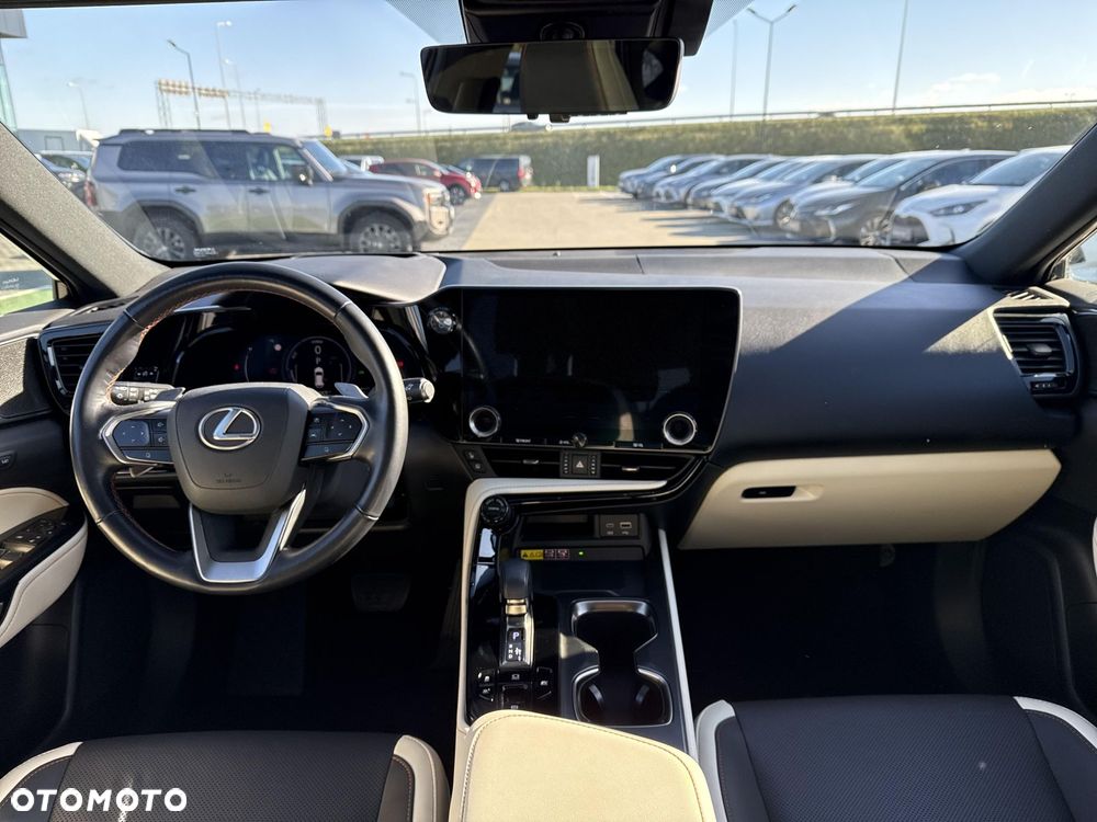 Lexus NX 350h Omotenashi AWD - 11