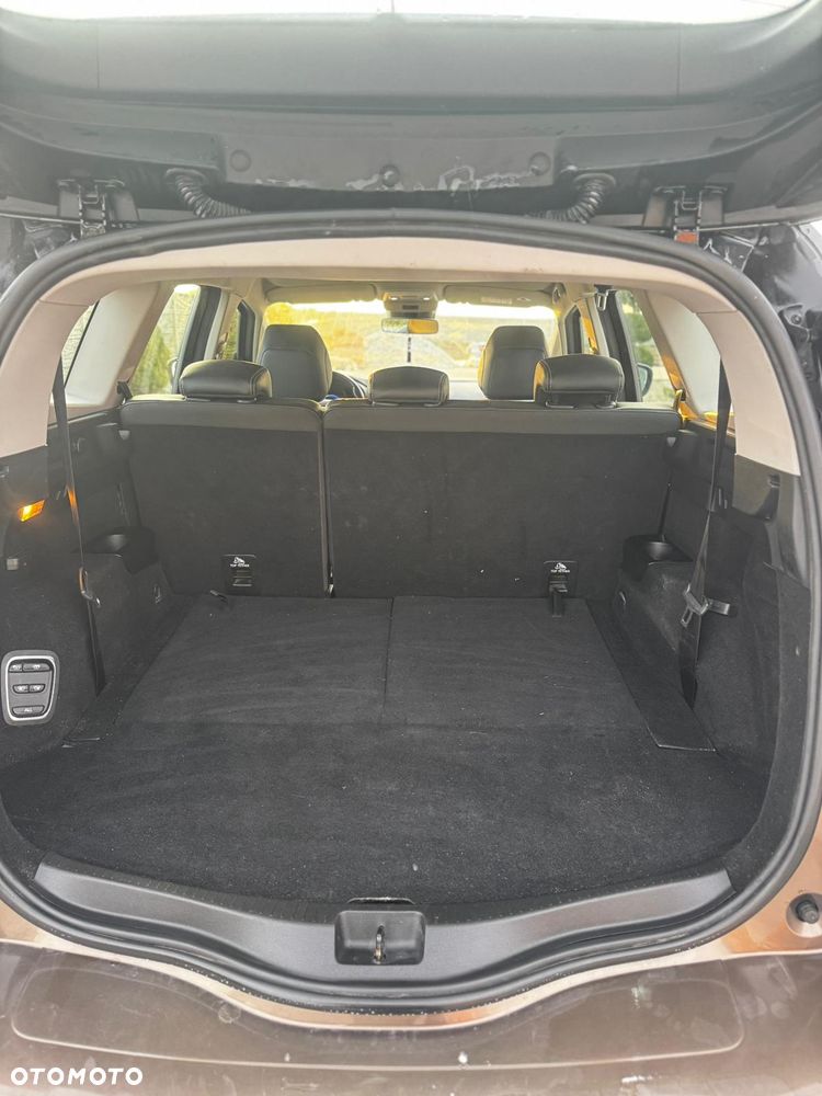 Renault Grand Scenic - 9