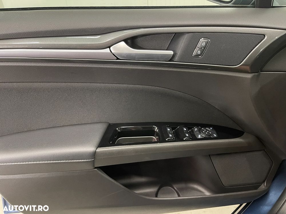 Ford Mondeo 2.0 HEV Titanium - 23