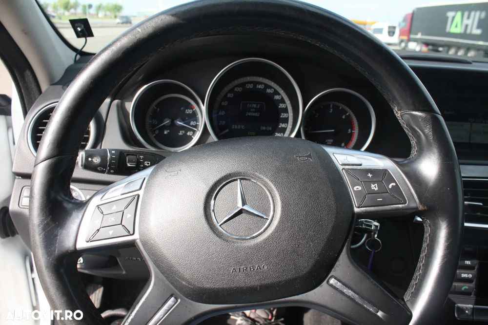 Mercedes-Benz C 220 CDI DPF (BlueEFFICIENCY) - 6