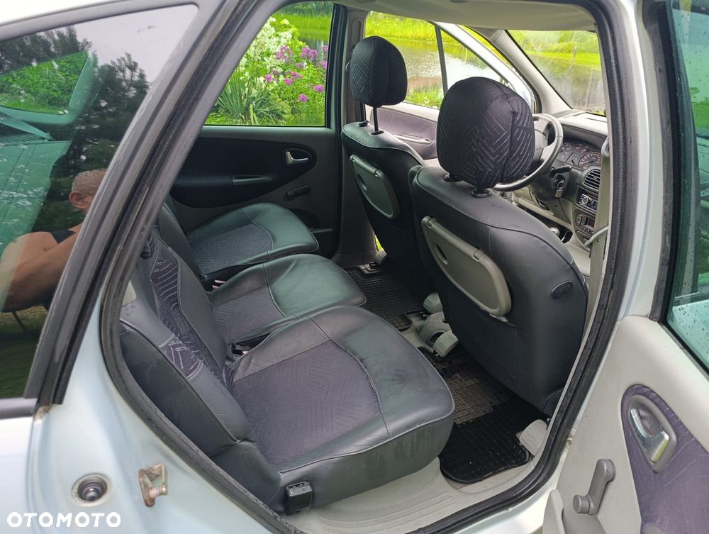 Renault Scenic - 7