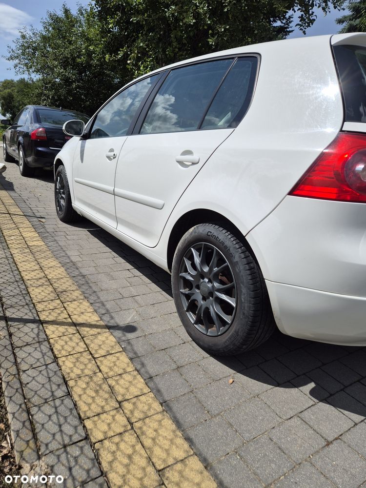 Volkswagen Golf - 2