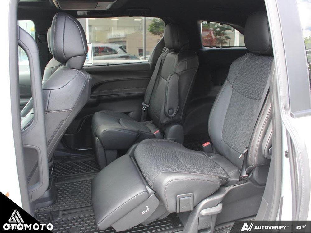 Toyota Sienna - 10
