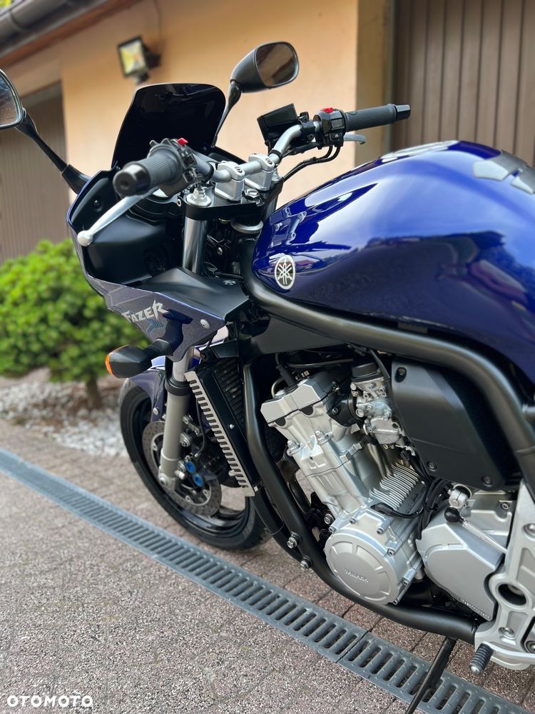 Yamaha FZS - 25