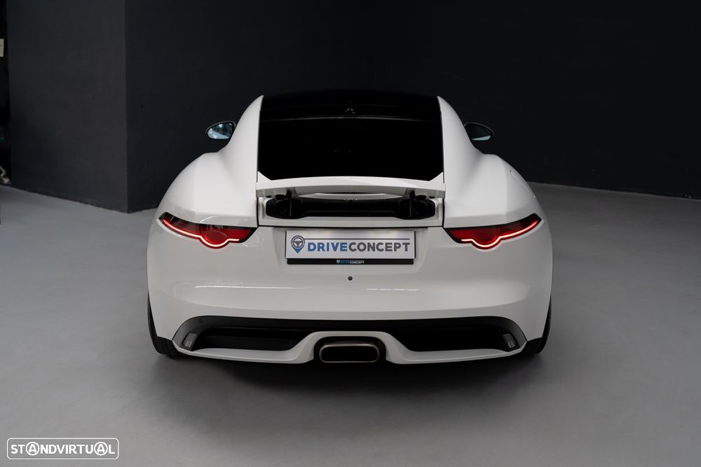 Jaguar F-Type 2.0 i4 Chequered Flag - 27