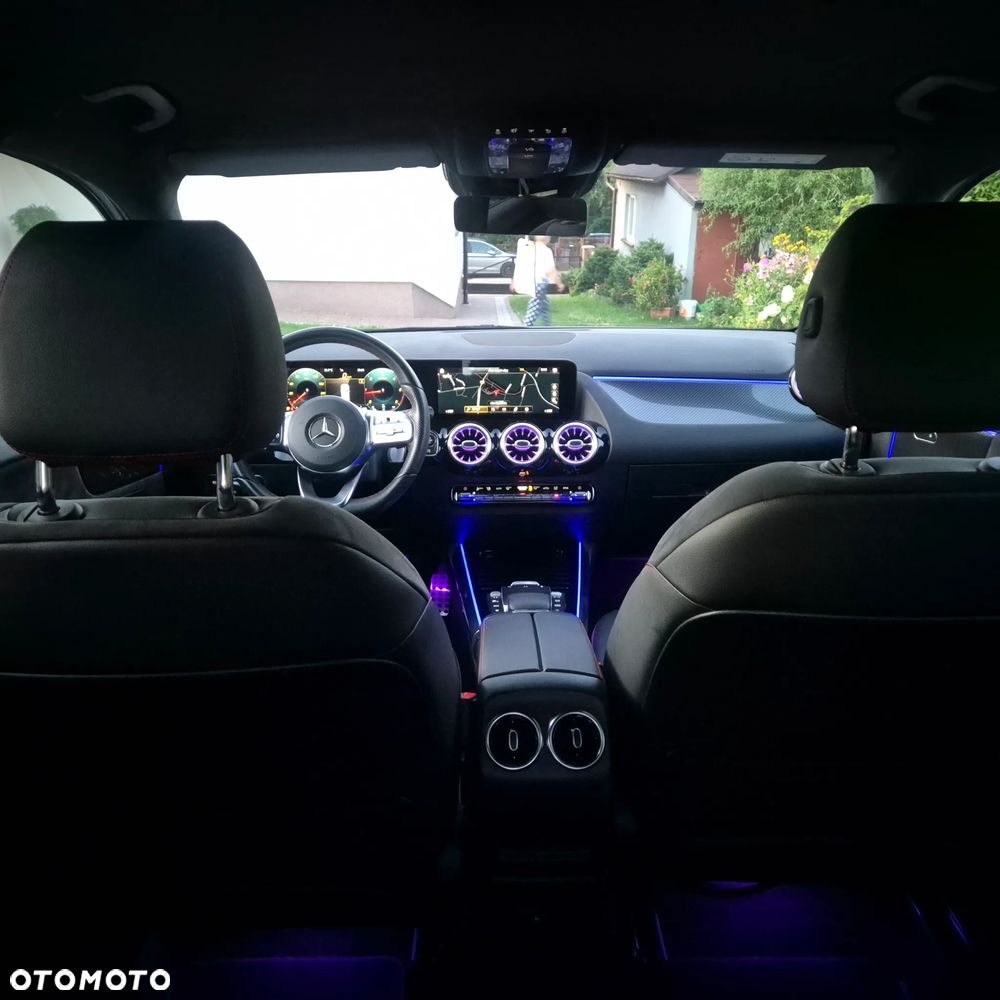 Mercedes-Benz GLA 180 d 8G-DCT AMG Line - 19