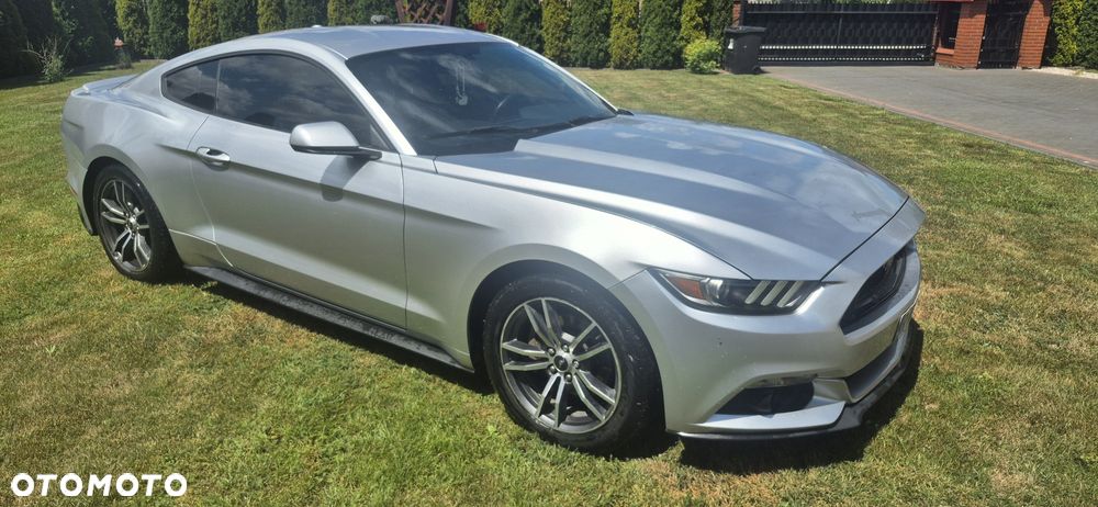 Ford Mustang - 2