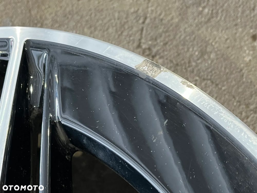 Mercedes V klasa Vito A4474018000 Felga 8J 19 ET 52 5x112 - 3