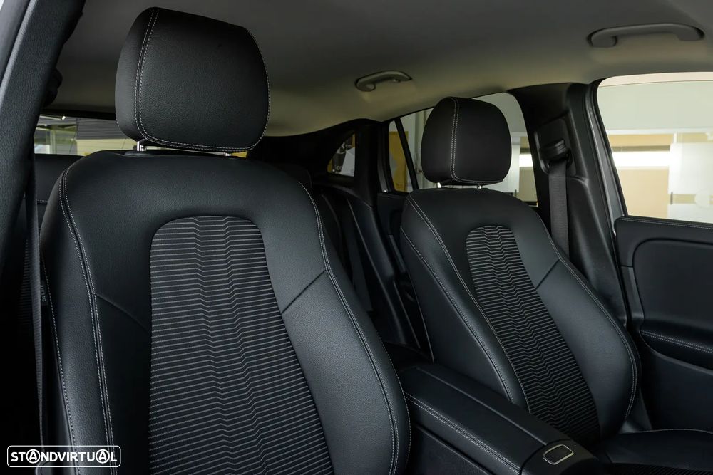 Mercedes-Benz GLA 180 7G-DCT Progressive - 9