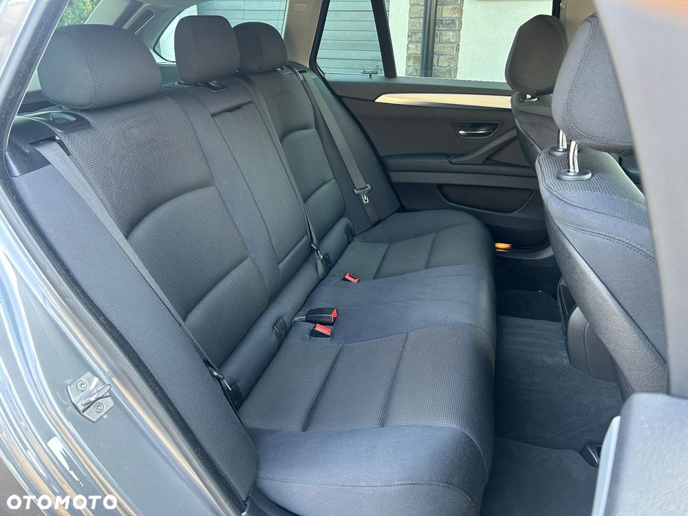 BMW Seria 5 520d xDrive - 7