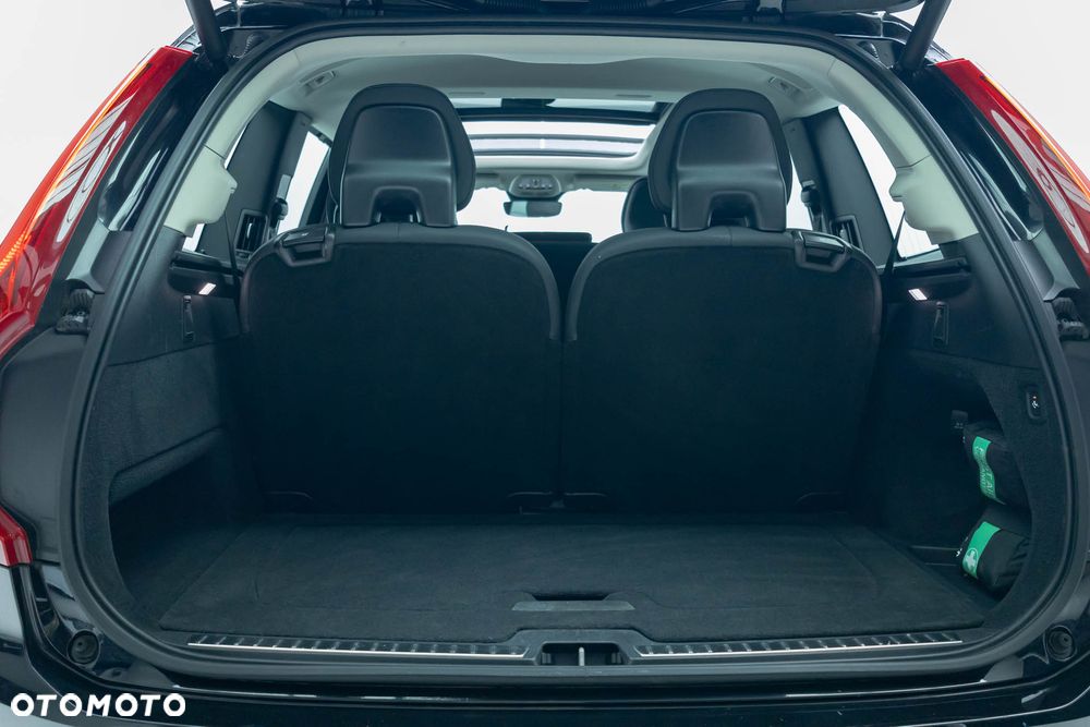 Volvo XC 90 T8 AWD Plug-In Hybrid Ultimate Bright 7os - 40