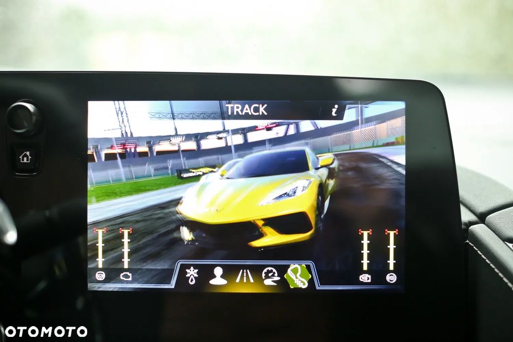 Chevrolet Corvette - 13