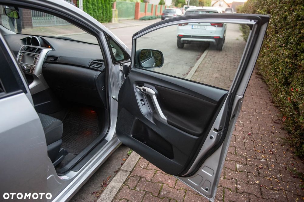 Toyota Verso 1.8 7-Sitzer Executive - 27