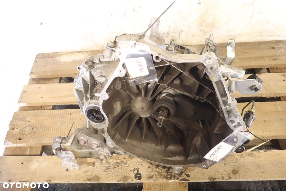 SKRZYNIA BIEGÓW 6 BIEGOWA MAZDA 3 IV 2.0 19E30 - 5
