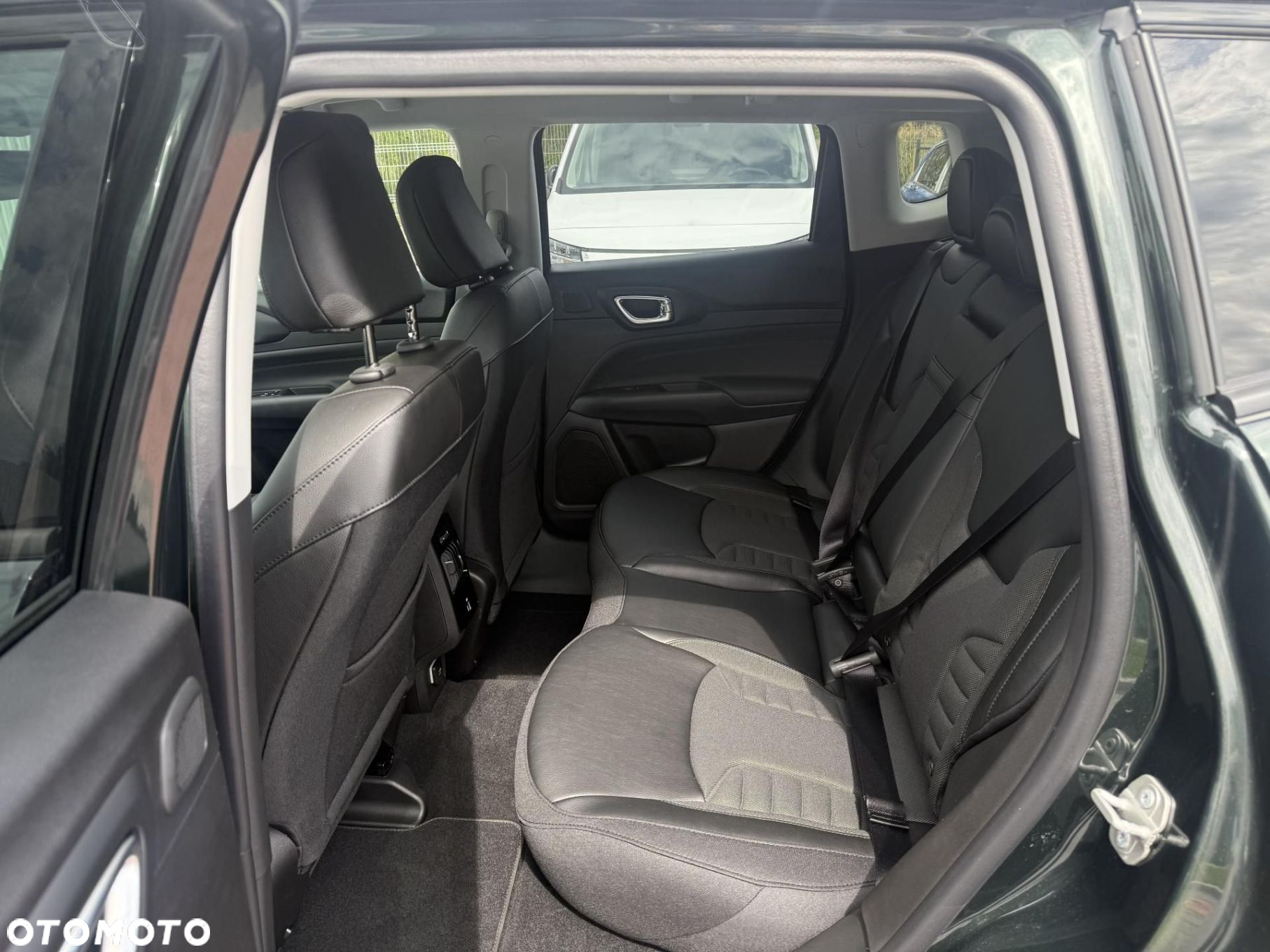 Jeep Compass - 12