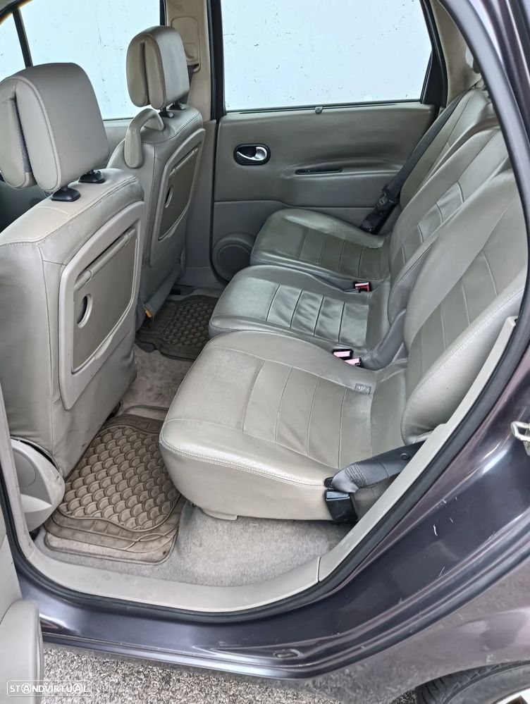 Renault Scénic 1.5 dCi Confort - 8