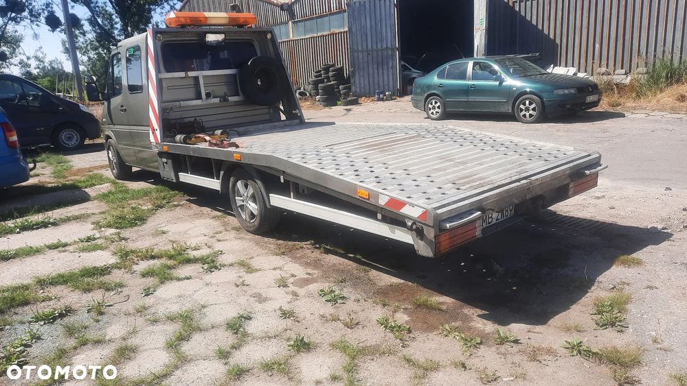 Mercedes-Benz Sprinter - 13