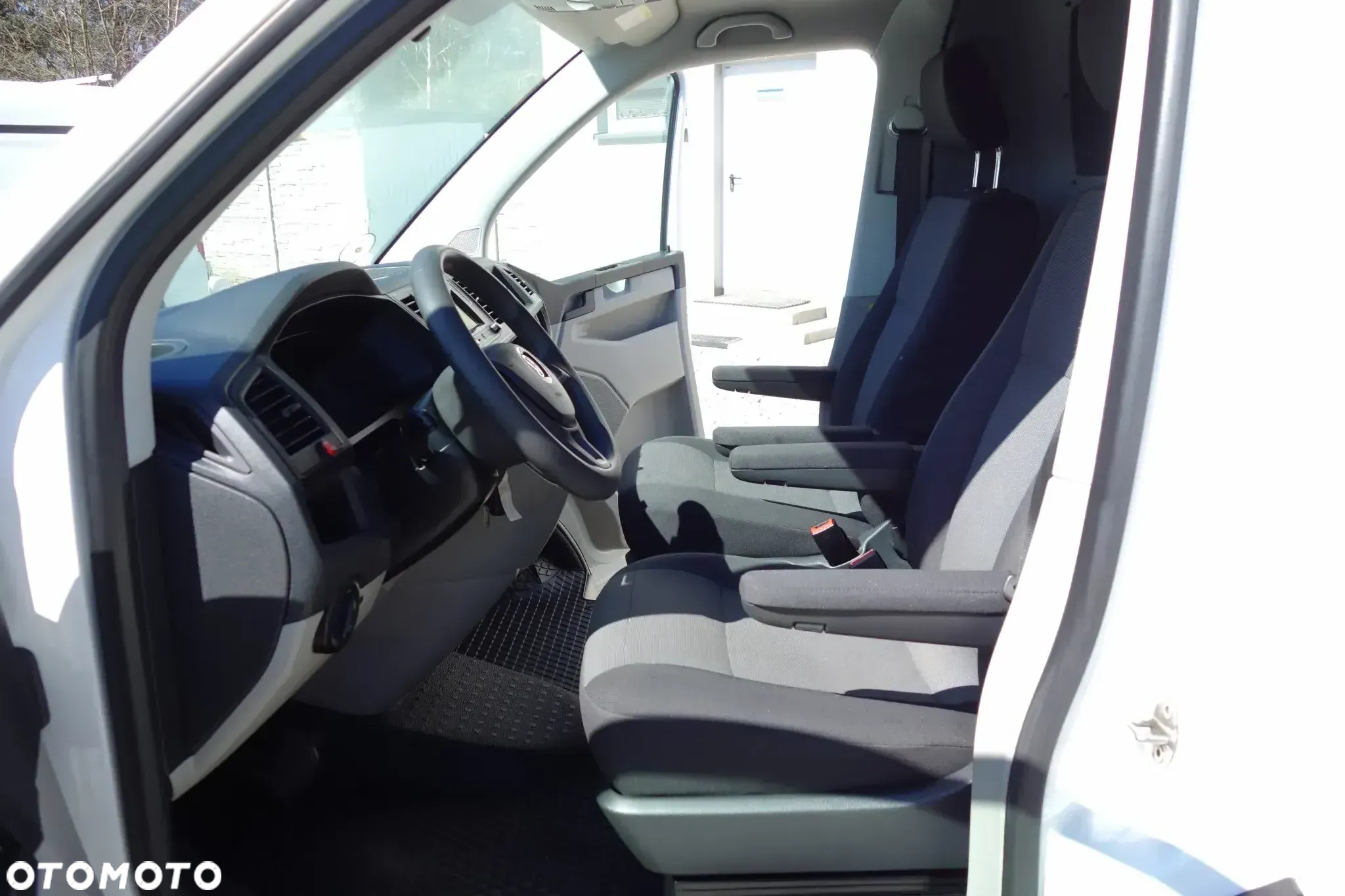 Volkswagen Transporter Long Automat 2.0 TDI 150 KM Klima Webasto - 6