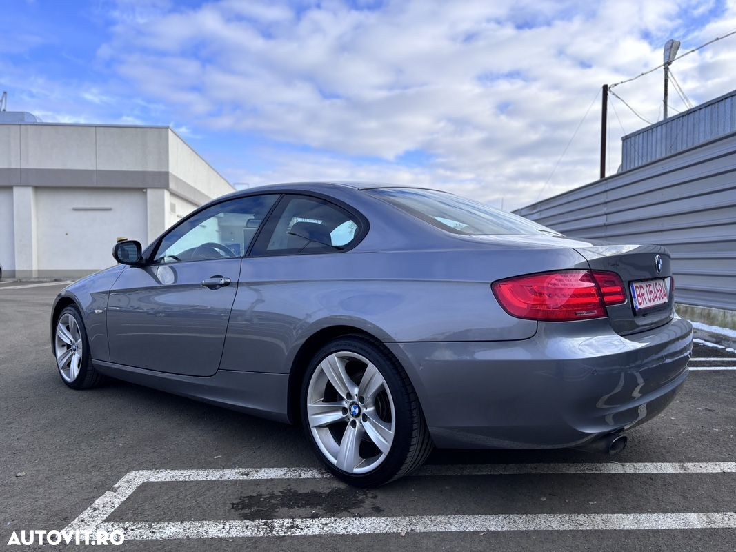 BMW Seria 3 320d Coupe Aut. - 8