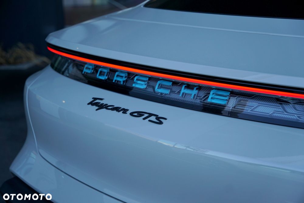 Porsche Taycan GTS - 14