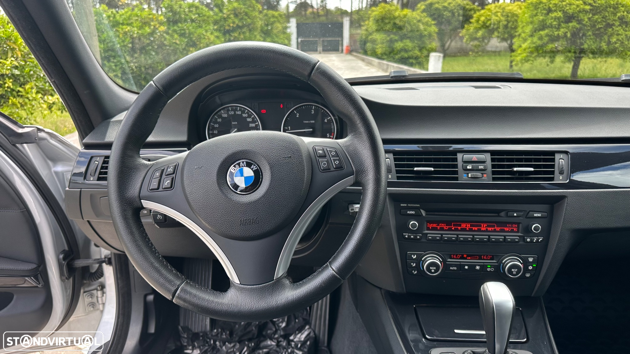 BMW 318 d Touring Auto - 26