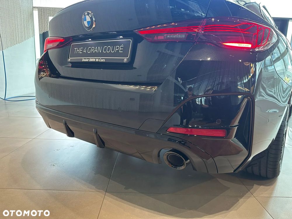 BMW Seria 3 330i xDrive M Sport - 12