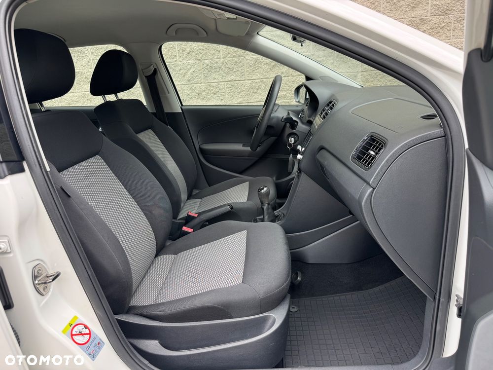 Volkswagen Polo 1.4 16V Trendline - 18