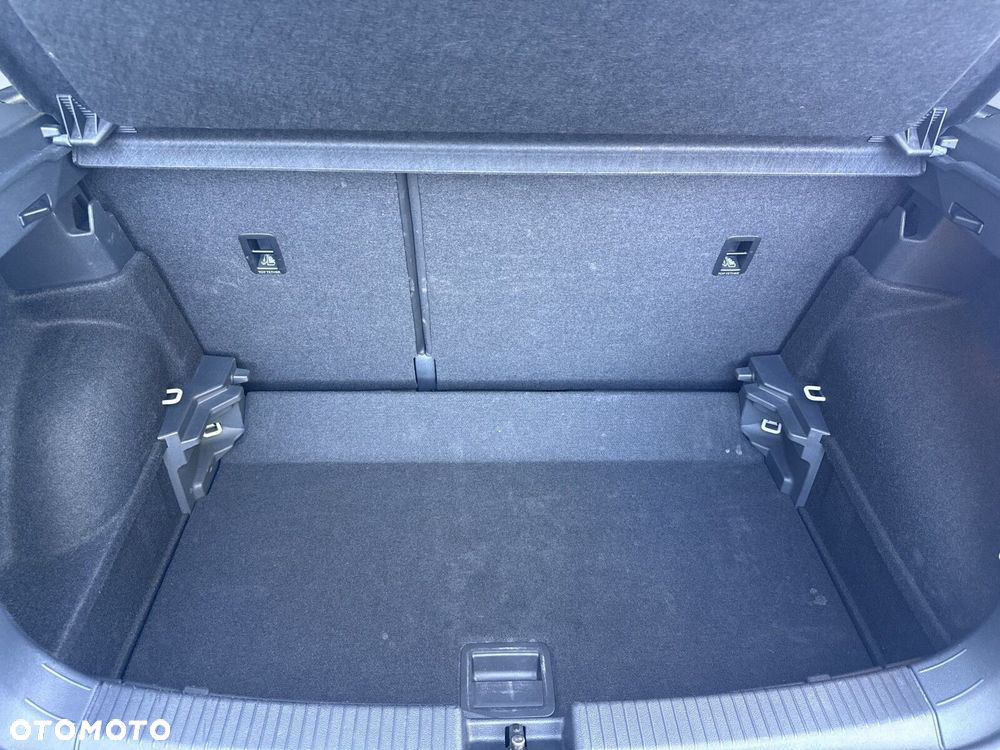 Volkswagen T-Cross 1.0 TSI Life Plus - 34