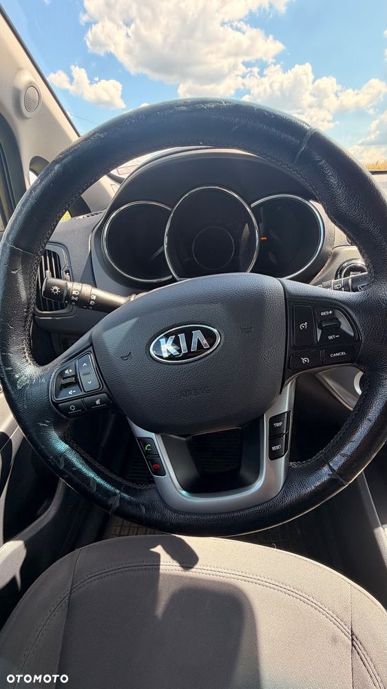 Kia Rio 1.1 crdi M - 11
