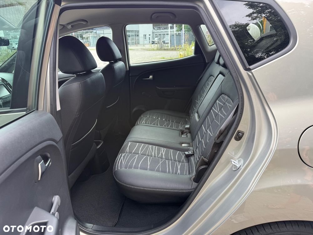Kia Venga 1.4 CVVT Business Line - 8