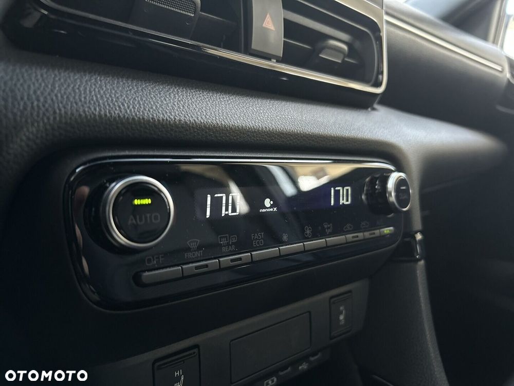 Toyota Yaris Hybrid 1.5 Executive - 24