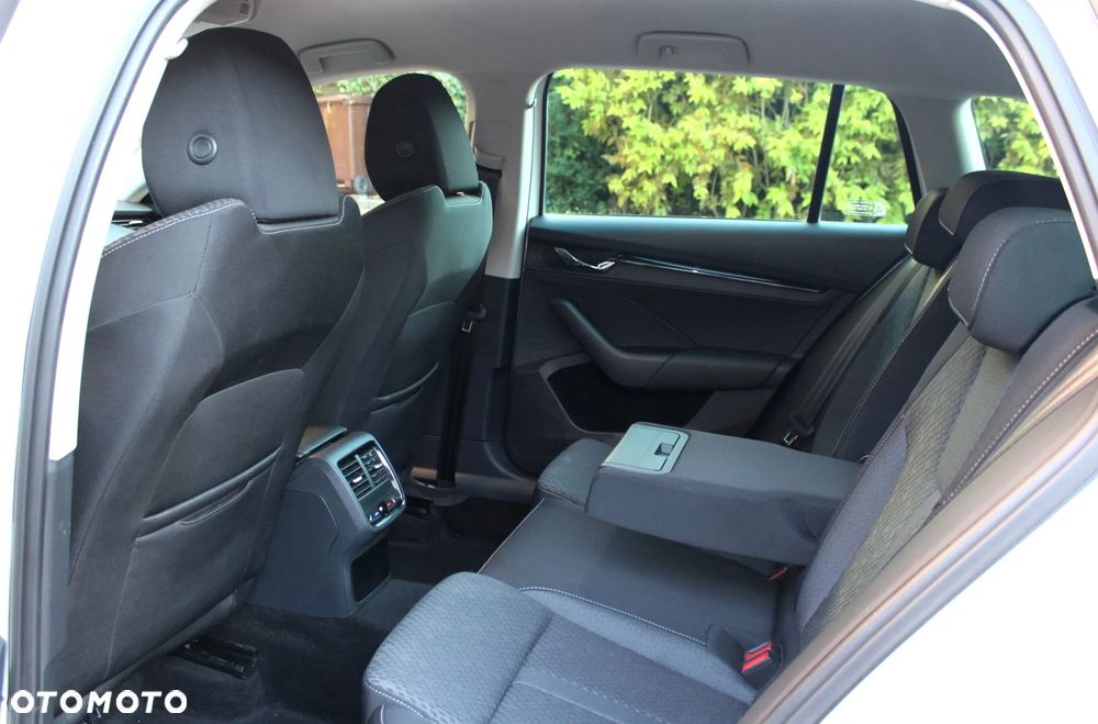 Skoda Octavia 1.5 TSI Selection - 12