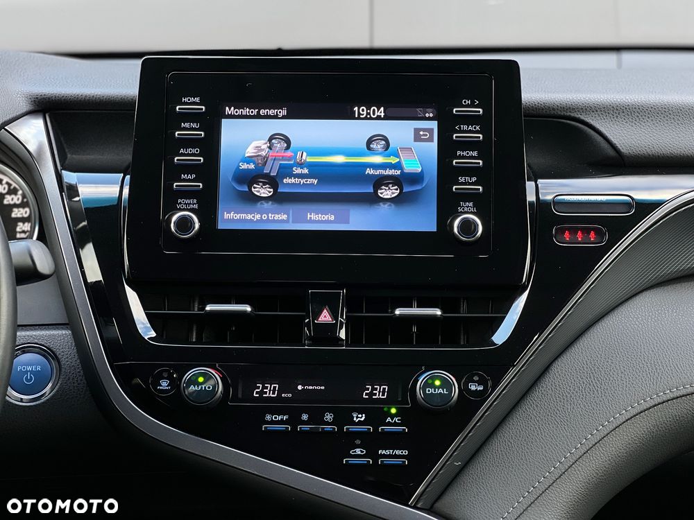 Toyota Camry 2.5 Hybrid Comfort CVT - 25