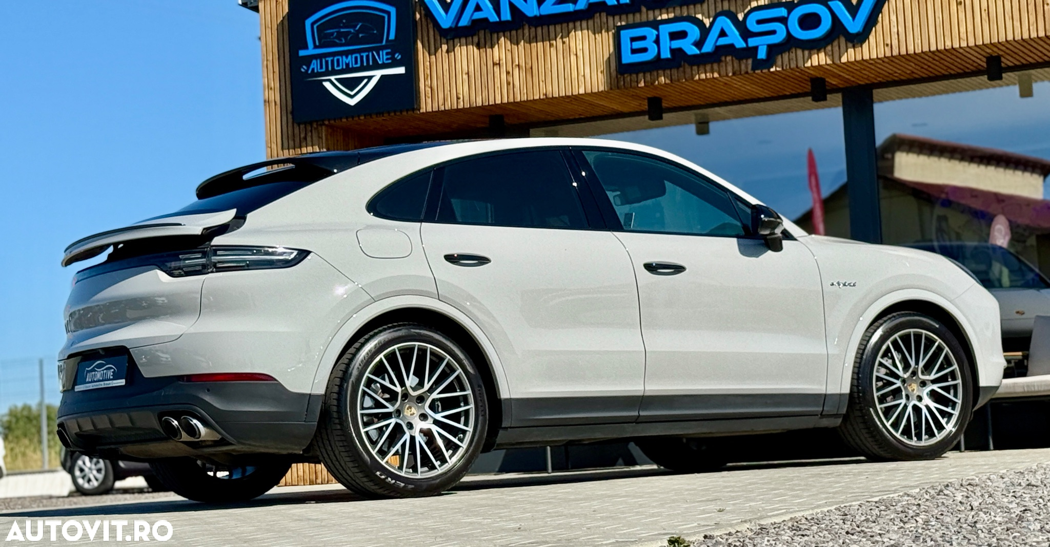 Porsche Cayenne Coupe E-Hybrid Tiptronic S Platinum Edition - 4