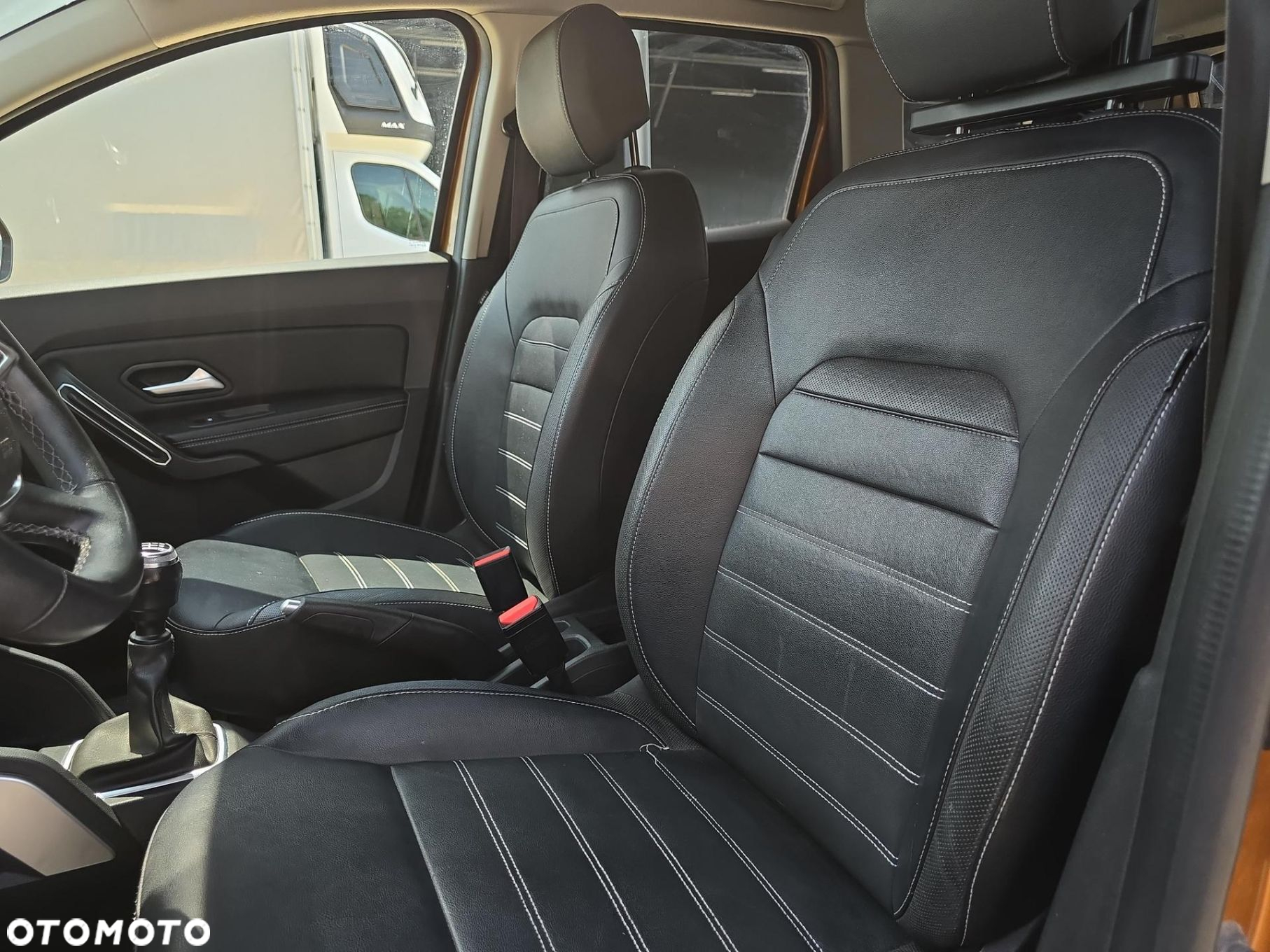 Dacia Duster 1.6 SCe Prestige - 13