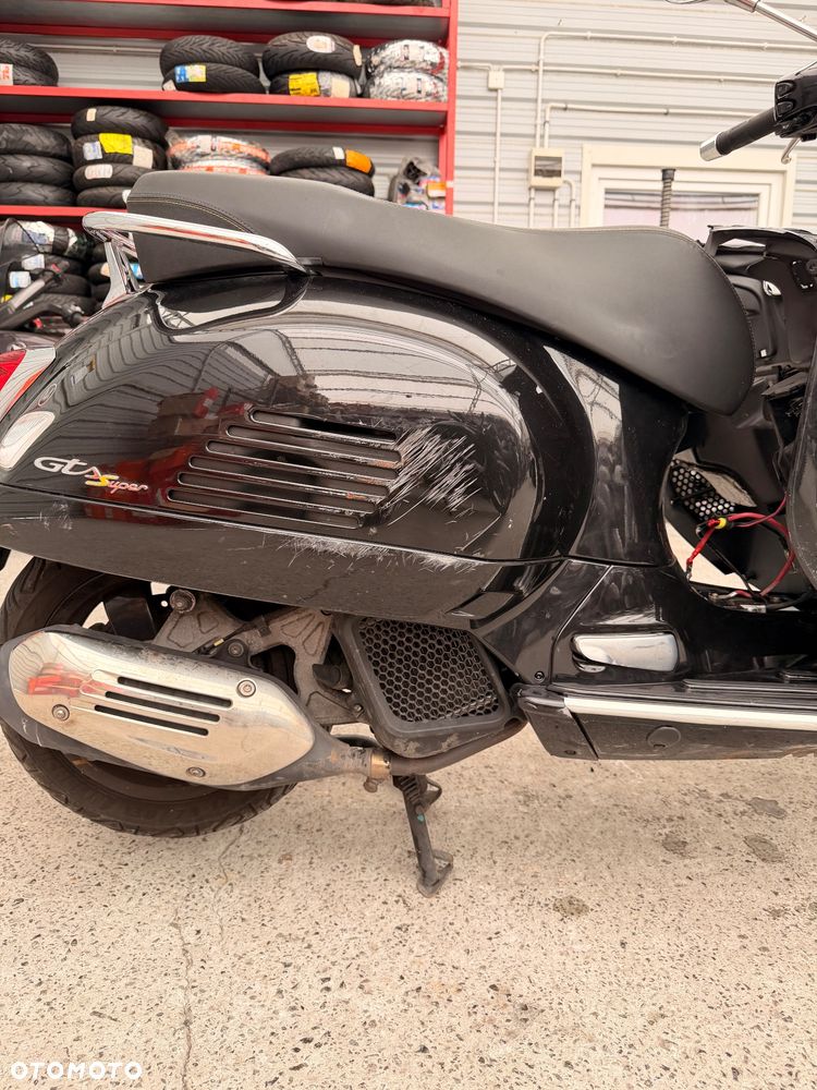 Vespa GTS - 9