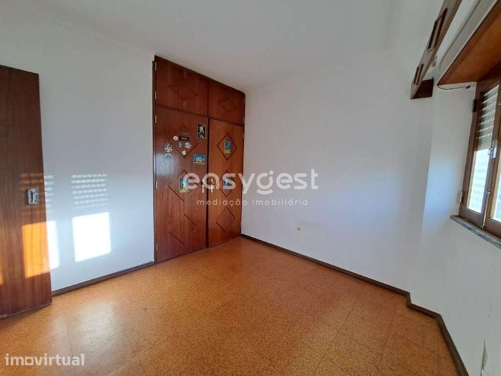 Moradia com 2 pisos com comércio localizada em Vila Nova da Baronia - Grande imagem: 4/26
