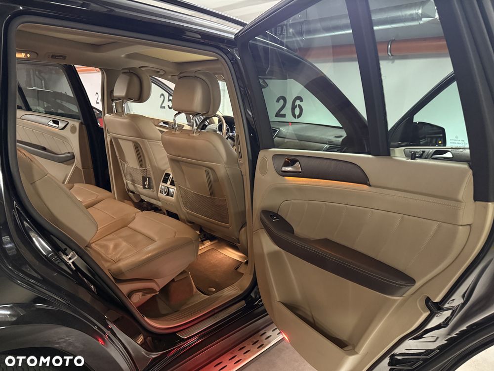 Mercedes-Benz GL - 10