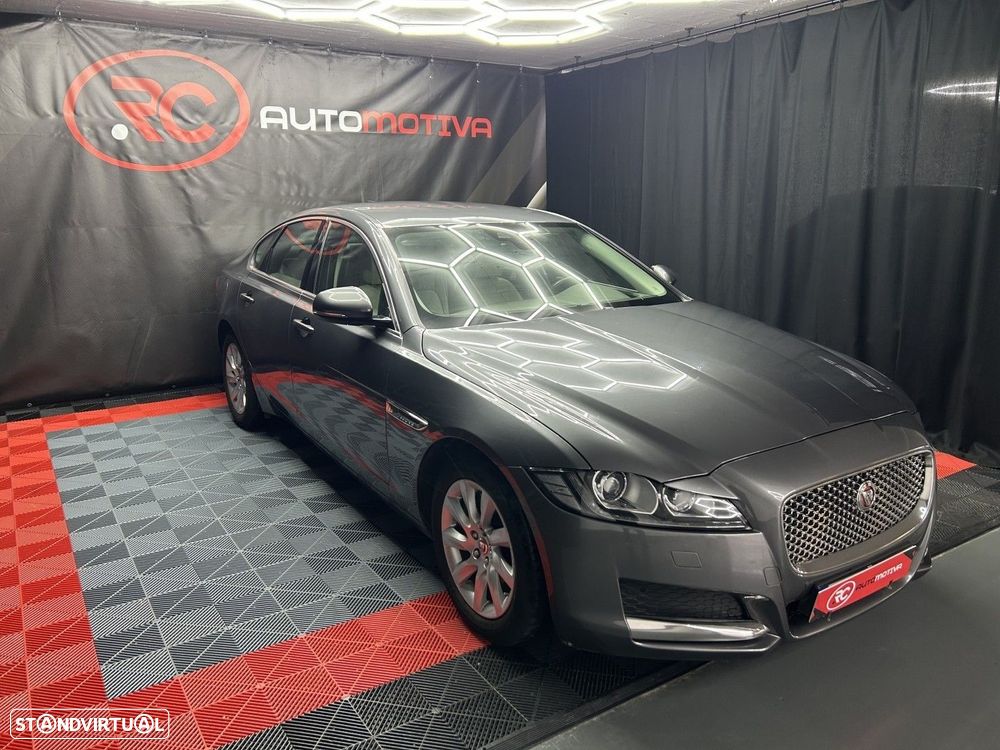 Jaguar XF 2.0 D Prestige Aut. - 1
