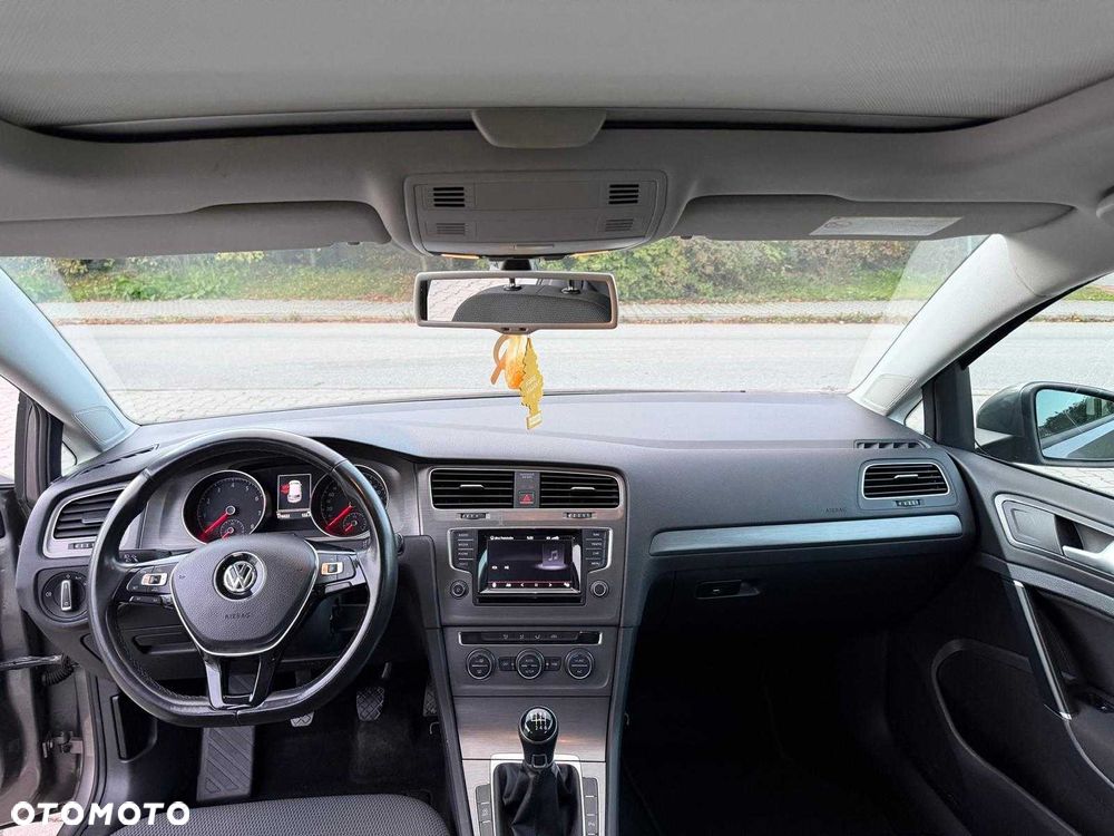 Volkswagen Golf - 5