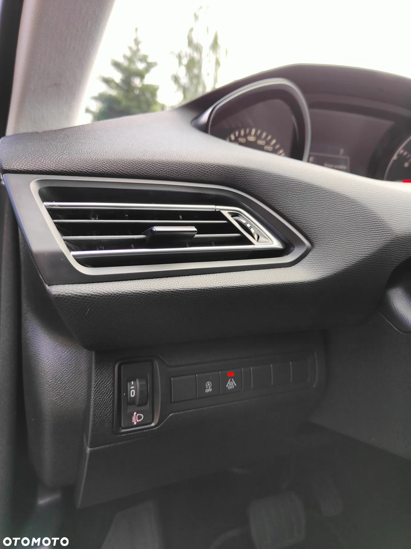 Peugeot 308 BlueHDi FAP 130 EAT8 Stop & Start Allure Pack - 19