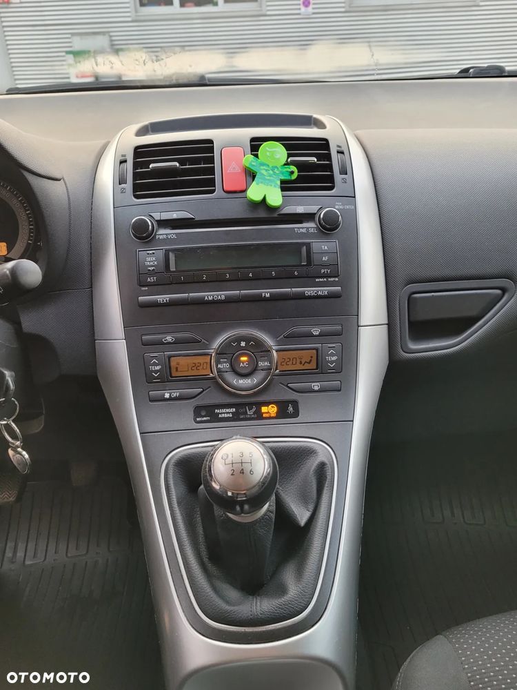 Toyota Auris - 12