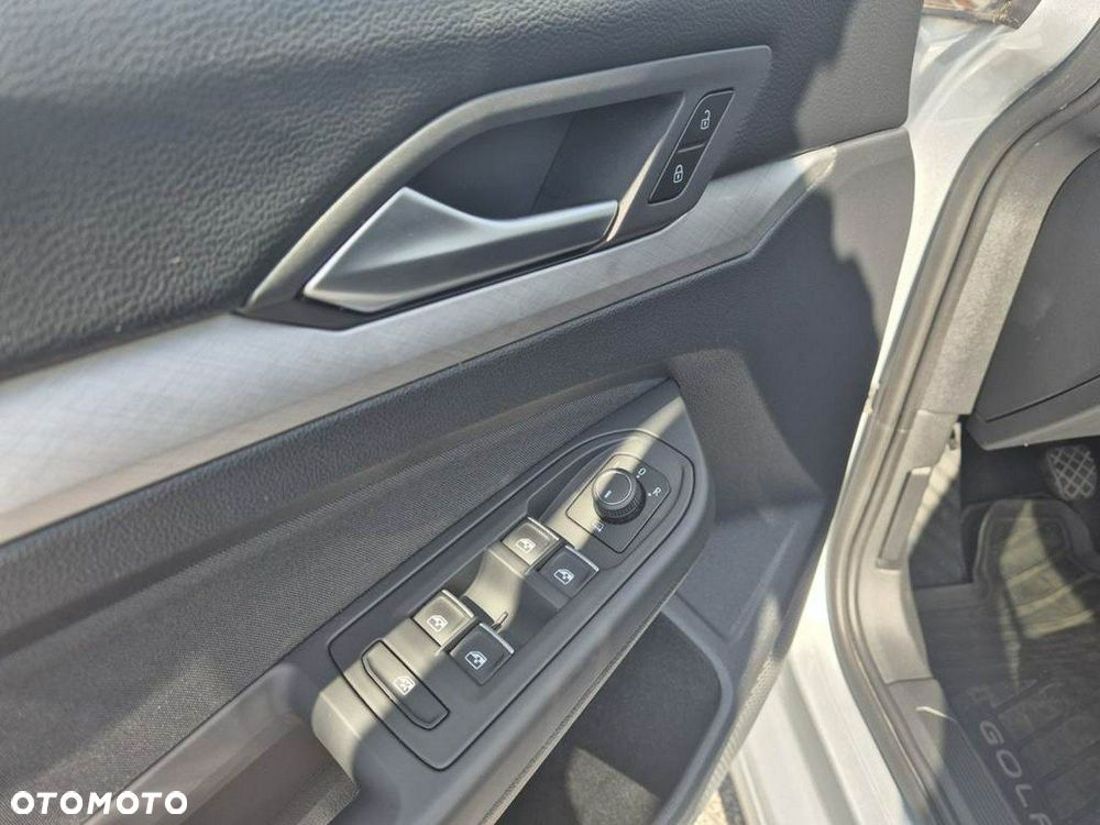 Volkswagen Golf - 34