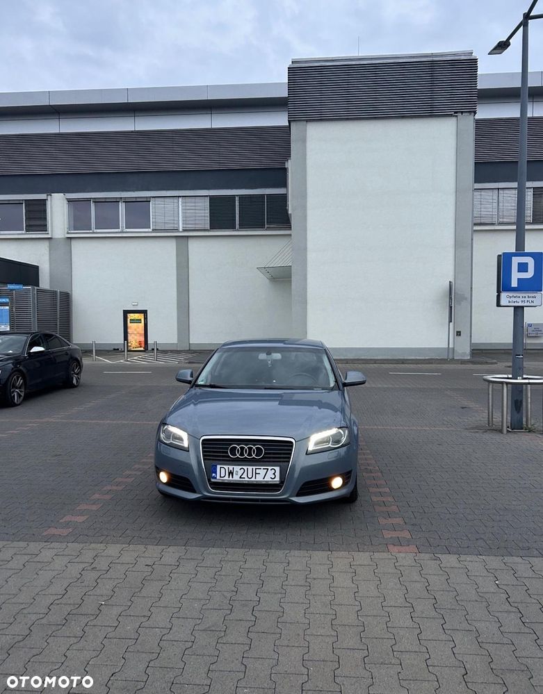 Audi A3 Sportback 2.0 TDI DPF S tronic S line Sportpaket - 4